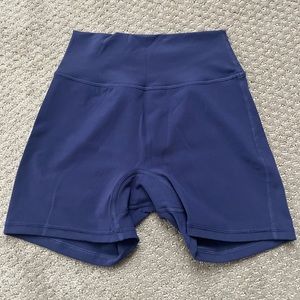BuffBunny Legacy Short 4"